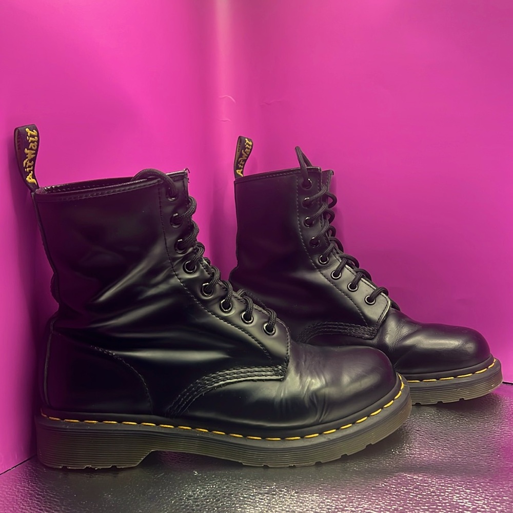 1460 Smooth Leather Lace up Dr Martens Boots